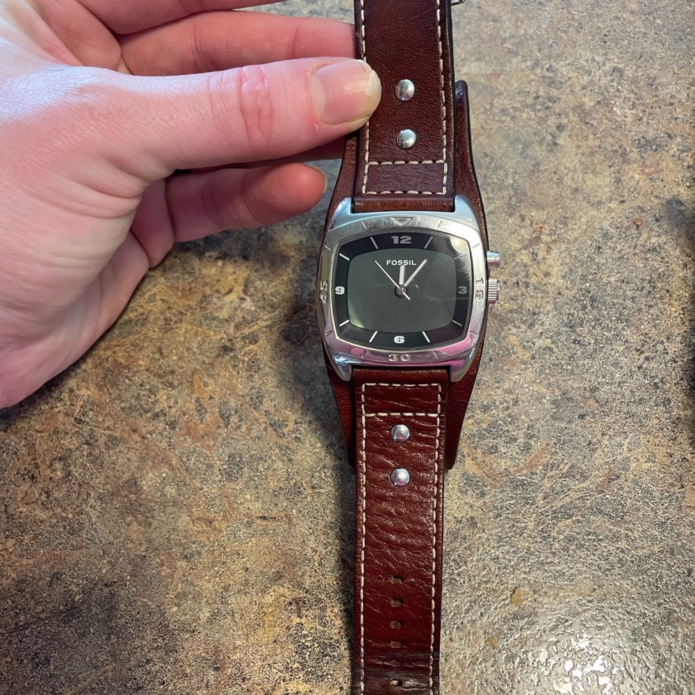 Mens fossil watch with leather band